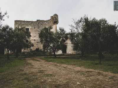 Giungiamo cos� dinanzi all'immobile principale...